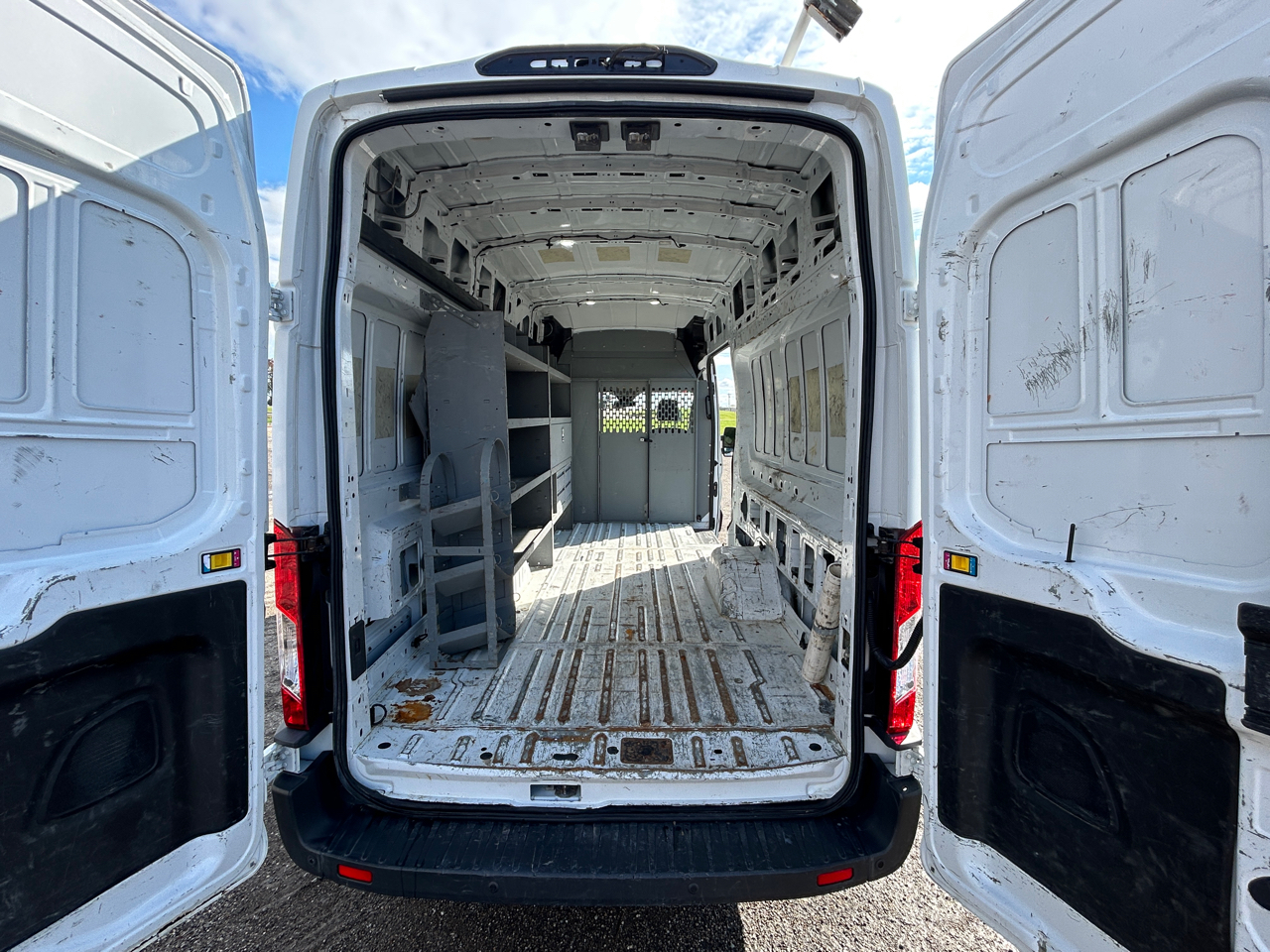 Ford Transit Van T-350 HD 148" EL Hi Rf 9950 GVWR Sliding RH Dr DRW 2018 Ford Transit Van T-350 HD 148" EL Hi Rf 9950 GVWR Sliding RH Dr DRW 2018