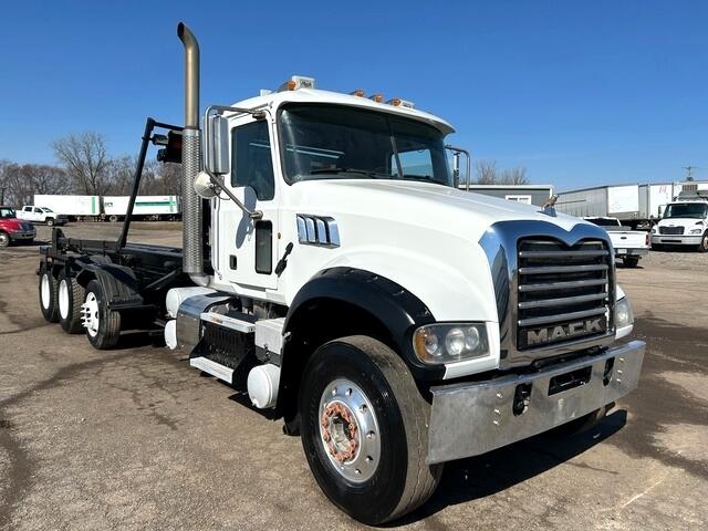 Mack GU713  2013