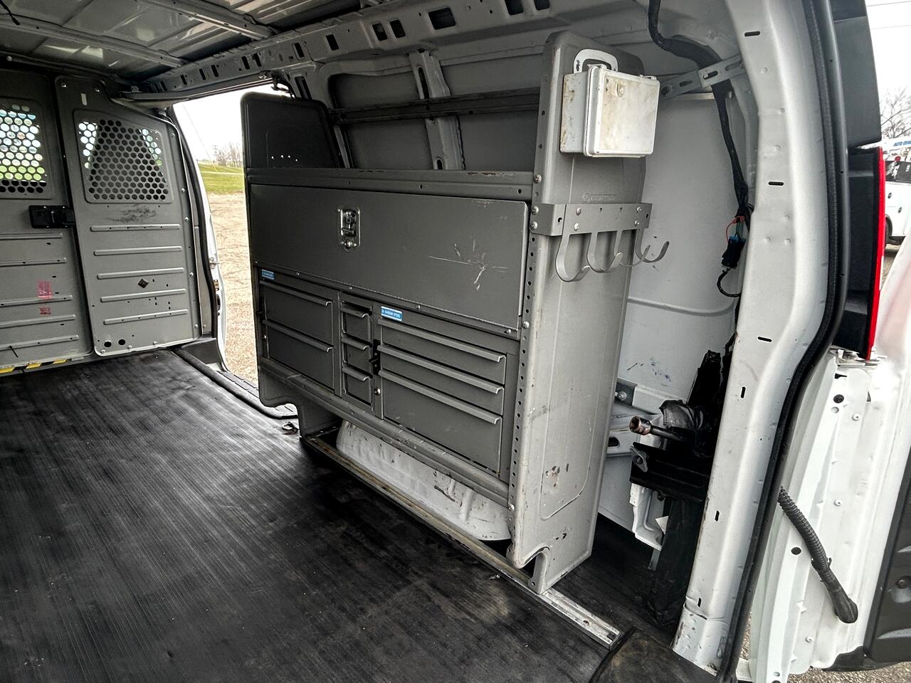 Chevrolet Express Cargo Van RWD 2500 135" 2019