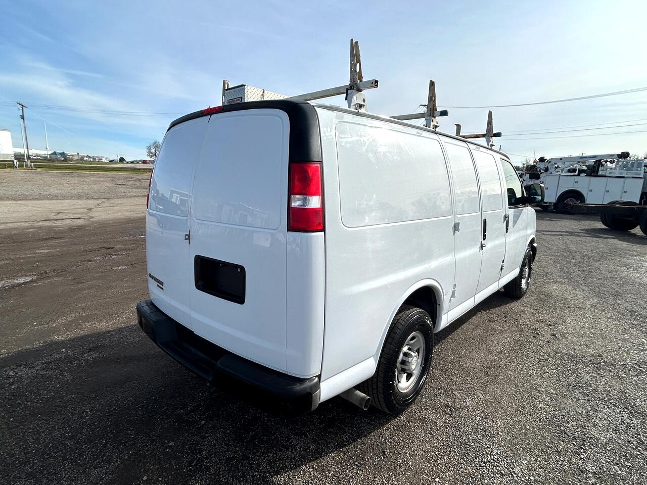 Chevrolet Express Cargo Van RWD 2500 135" 2015