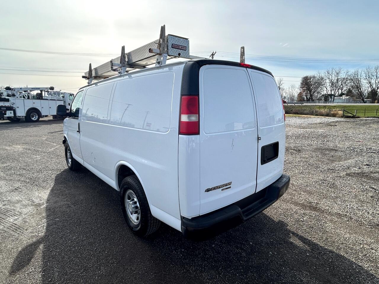 Chevrolet Express Cargo Van RWD 2500 135" 2015