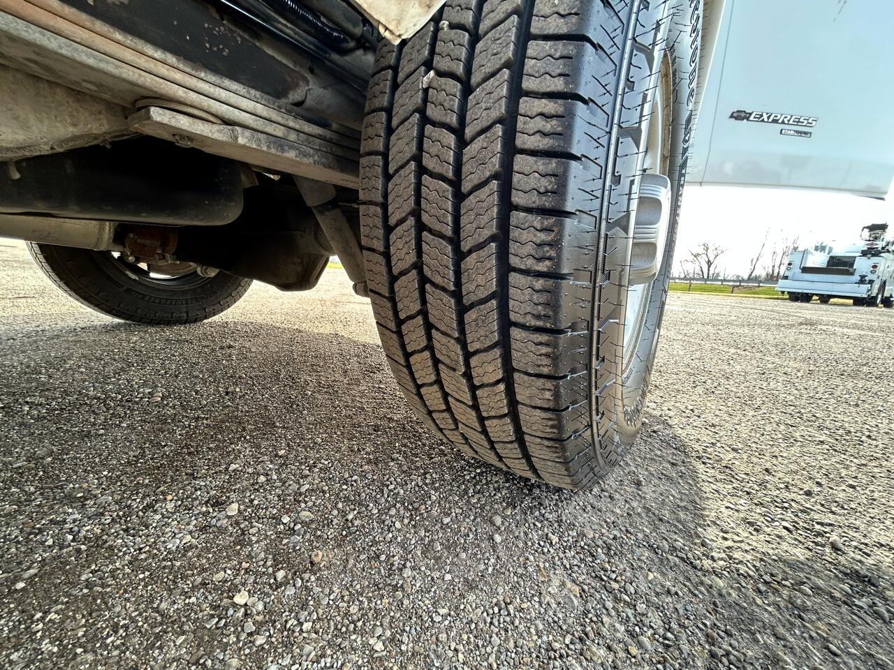 Chevrolet Express Cargo Van RWD 2500 135" 2015