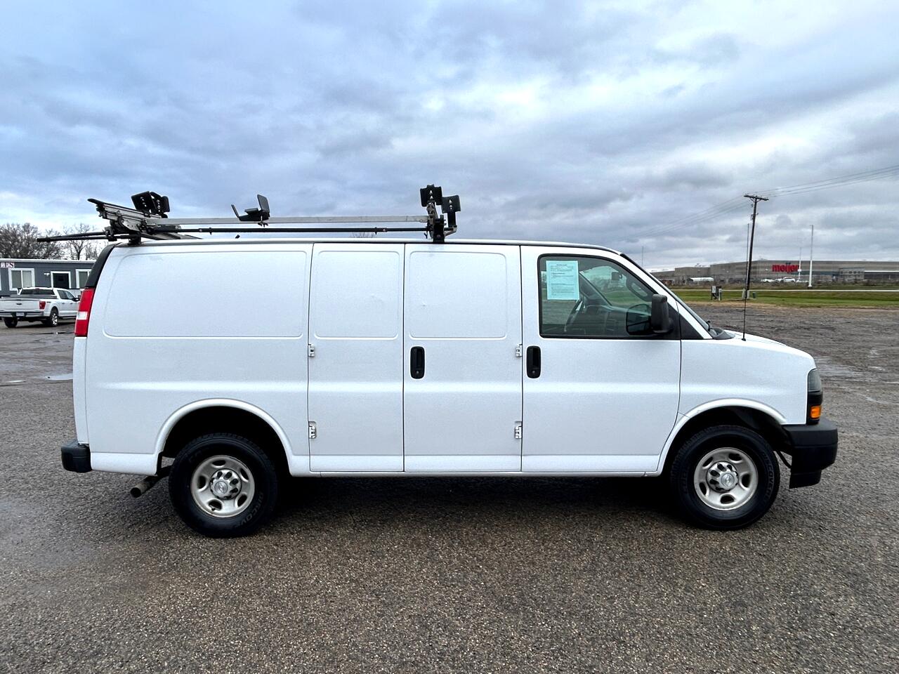 Chevrolet Express Cargo Van RWD 2500 135" 2018