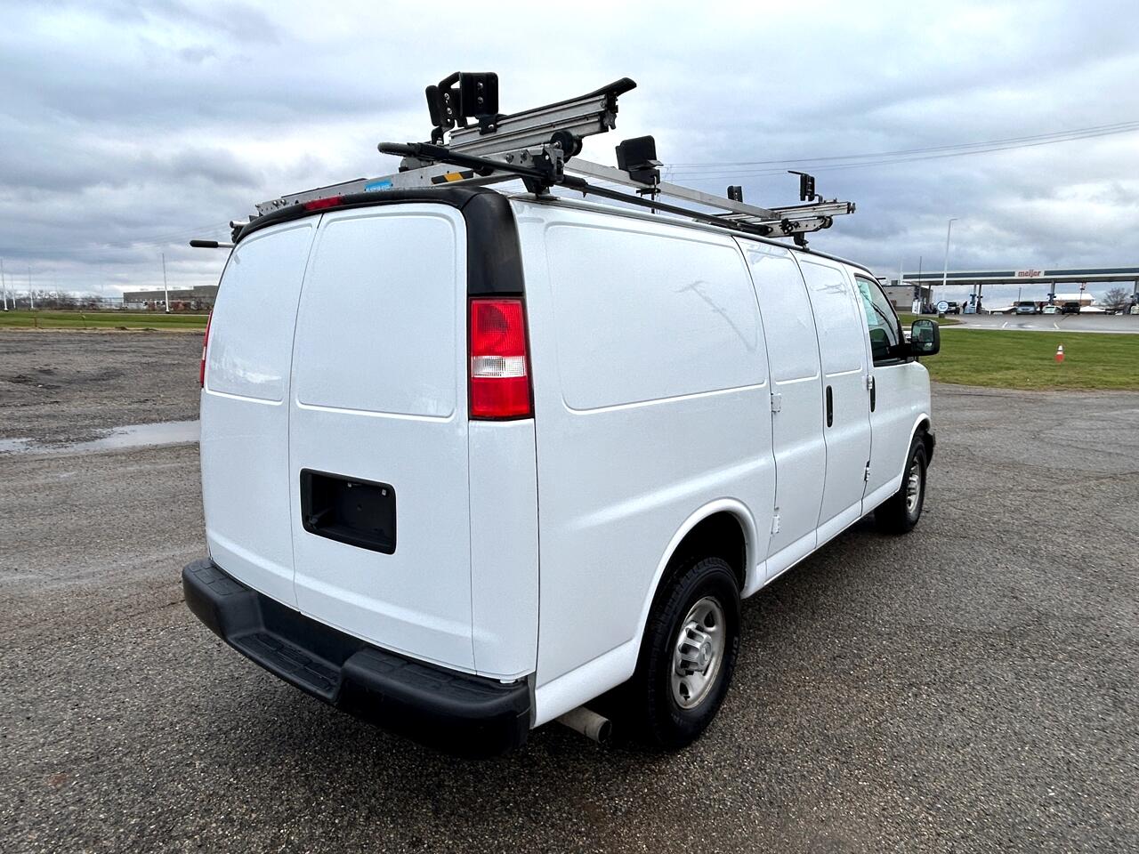 Chevrolet Express Cargo Van RWD 2500 135" 2018