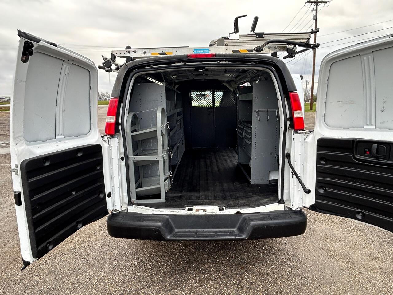 Chevrolet Express Cargo Van RWD 2500 135" 2018