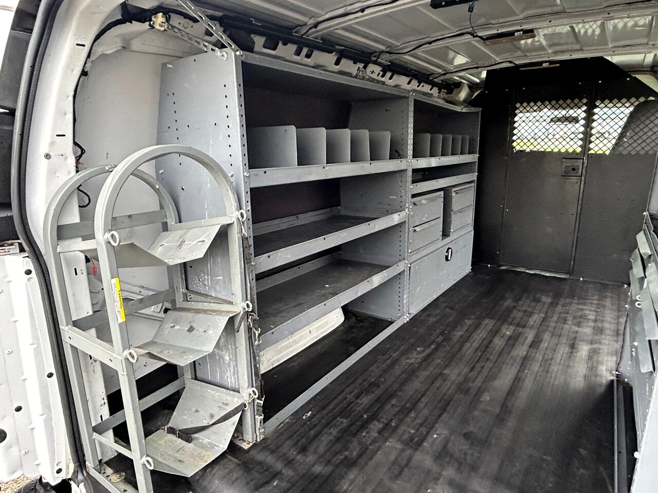 Chevrolet Express Cargo Van RWD 2500 135" 2018