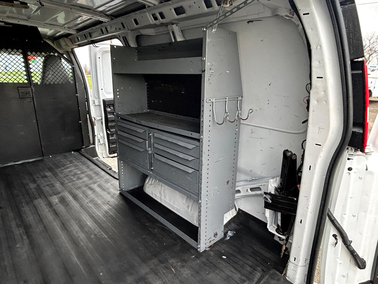 Chevrolet Express Cargo Van RWD 2500 135" 2018