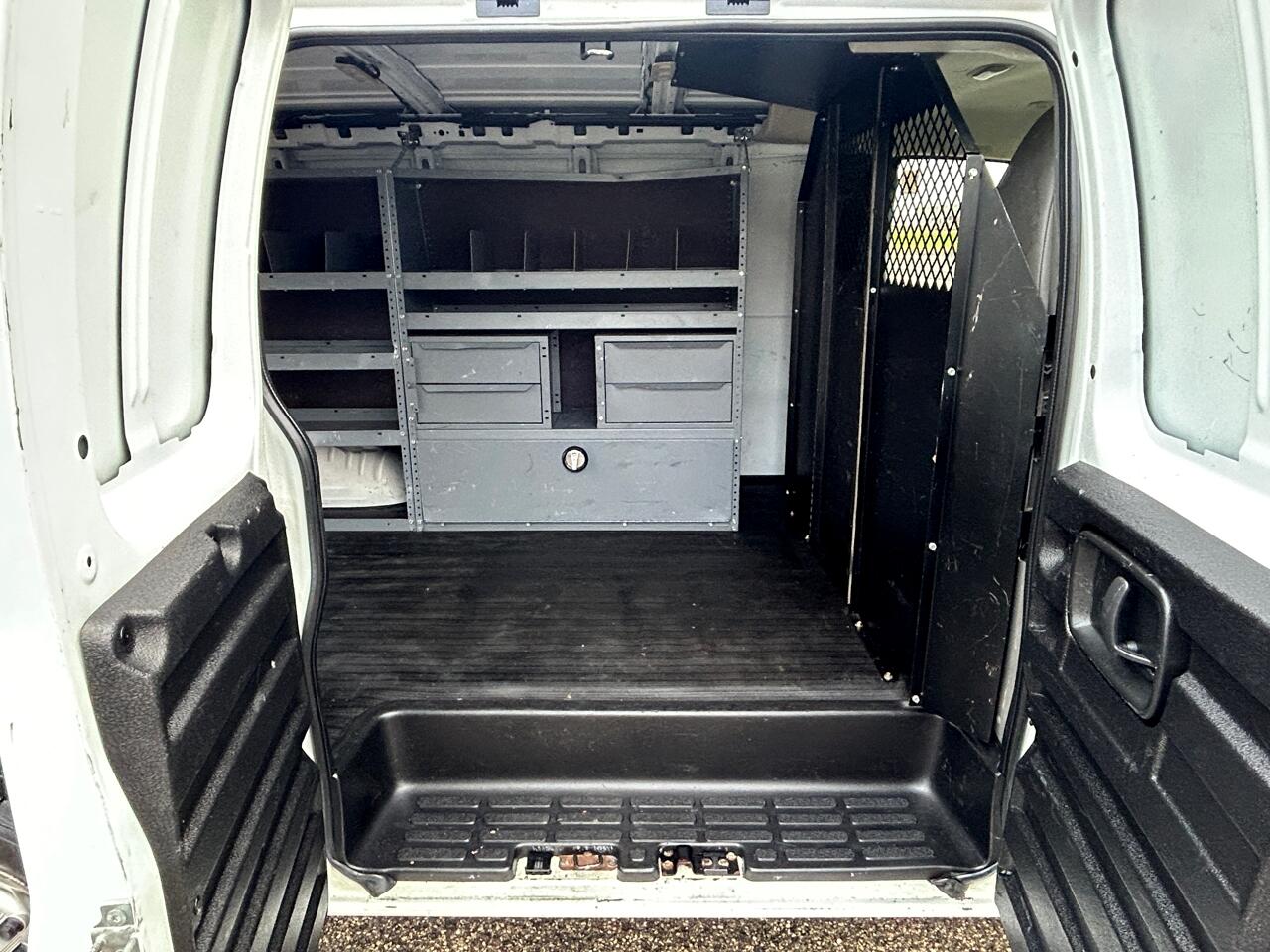 Chevrolet Express Cargo Van RWD 2500 135" 2018