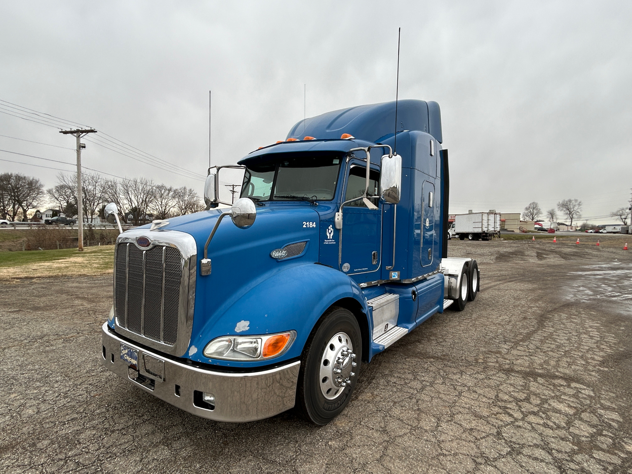 2014 Peterbilt 384 Tandem Axle w/ Sleeper