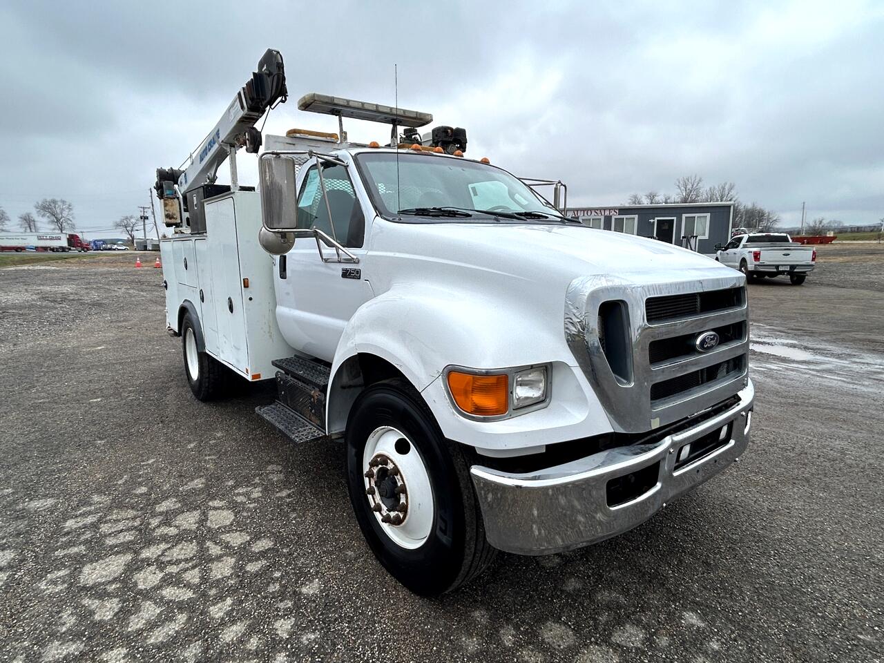 Ford Super Duty F-750 Straight Frame Reg Cab XLT 2015