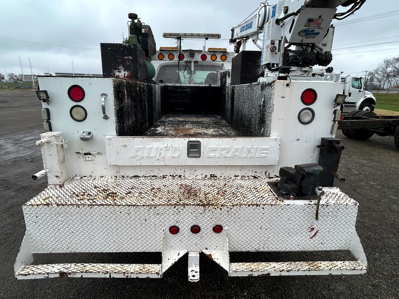 Ford Super Duty F-750 Straight Frame Reg Cab XLT 2015