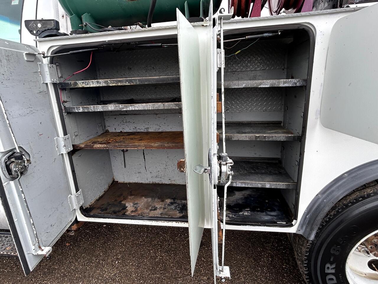 Ford Super Duty F-750 Straight Frame Reg Cab XLT 2015