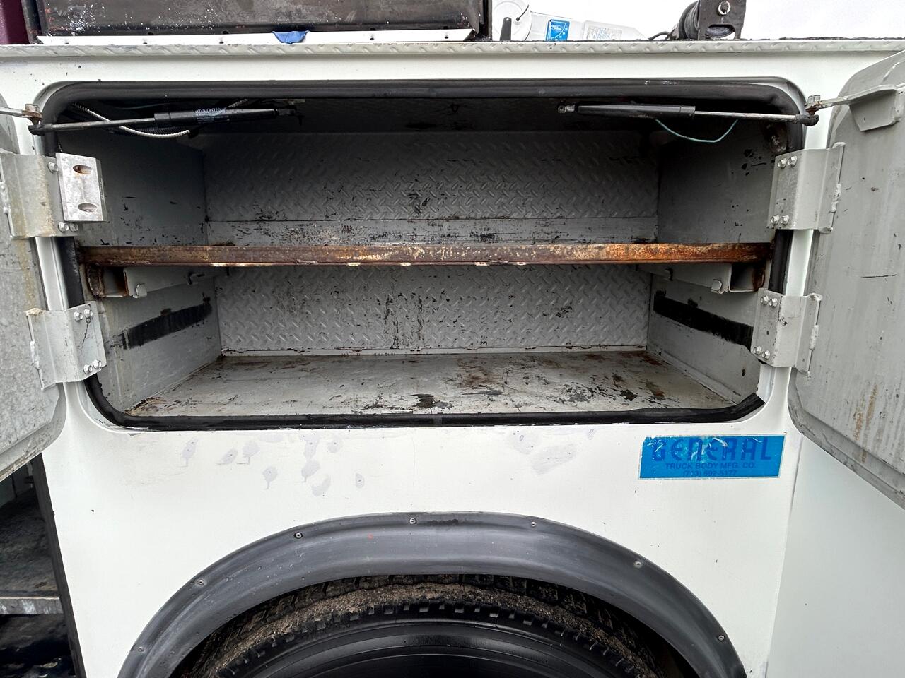 Ford Super Duty F-750 Straight Frame Reg Cab XLT 2015