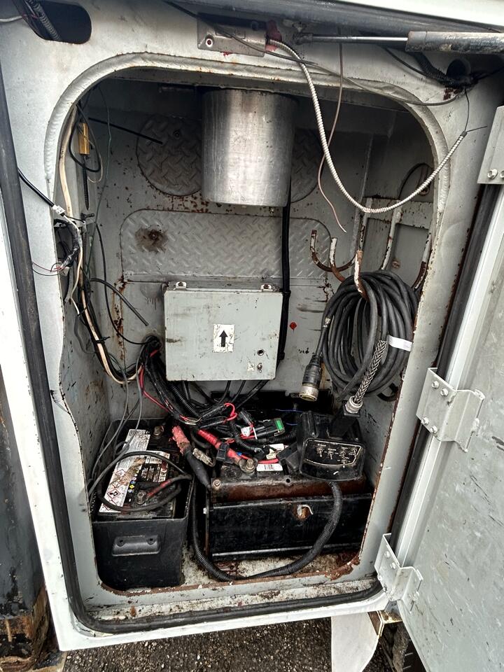 Ford Super Duty F-750 Straight Frame Reg Cab XLT 2015