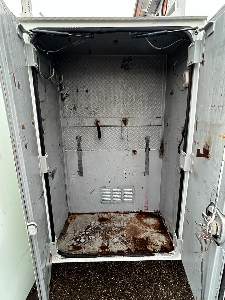 Ford Super Duty F-750 Straight Frame Reg Cab XLT 2015