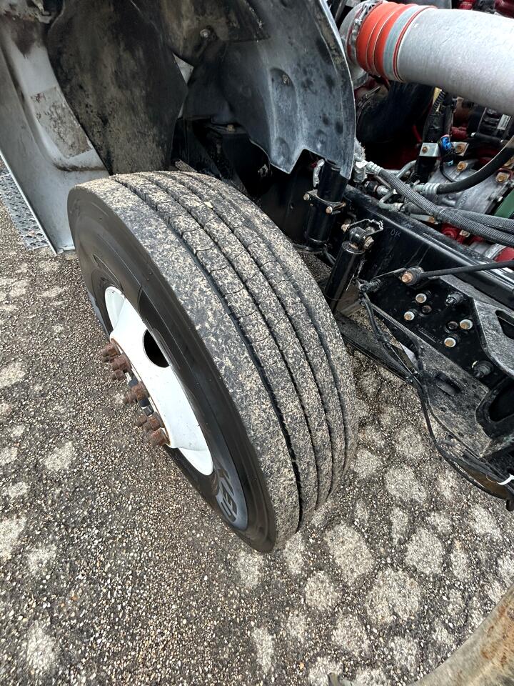 Ford Super Duty F-750 Straight Frame Reg Cab XLT 2015