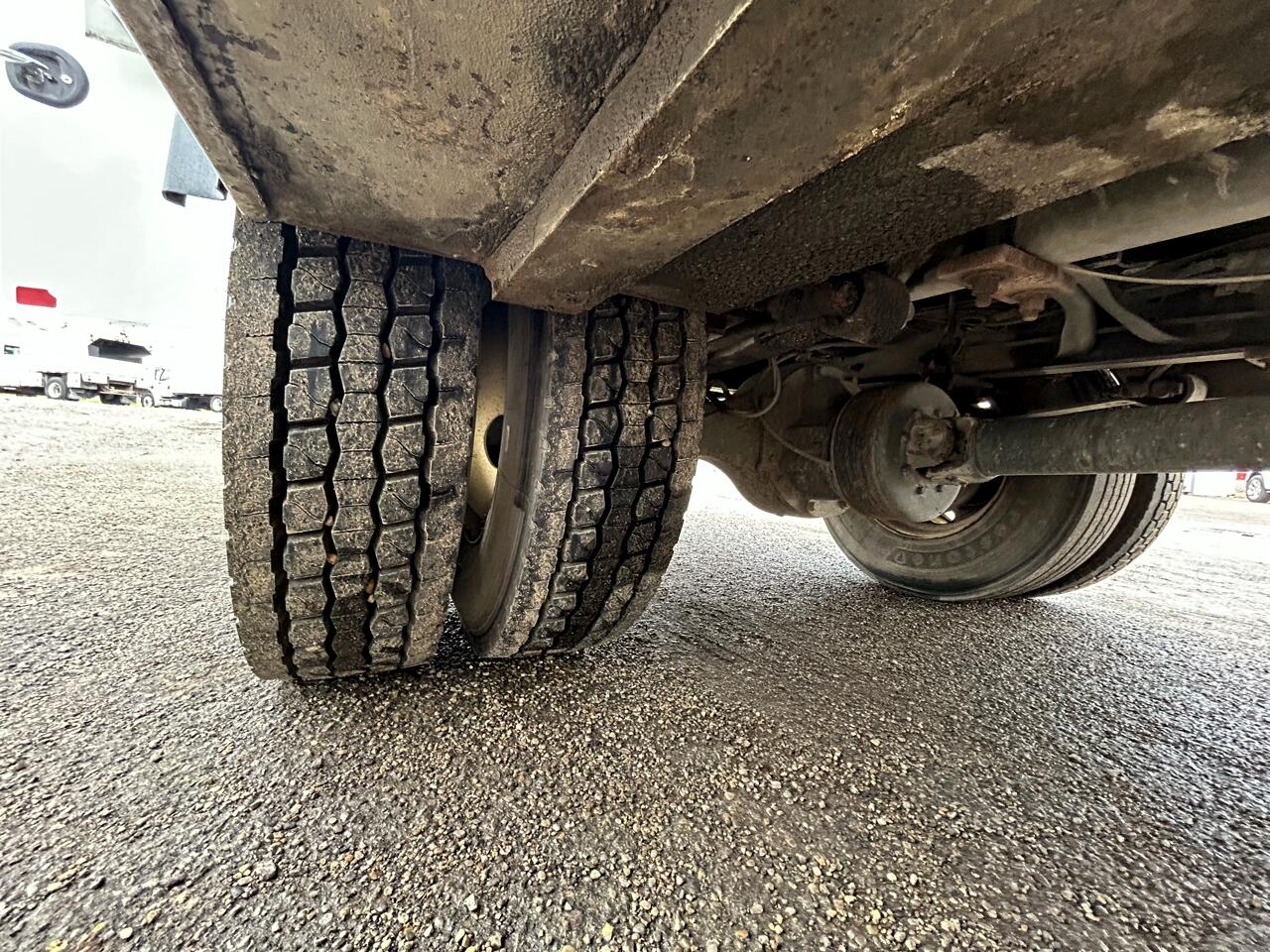 Ford Super Duty F-750 Straight Frame Reg Cab XLT 2015