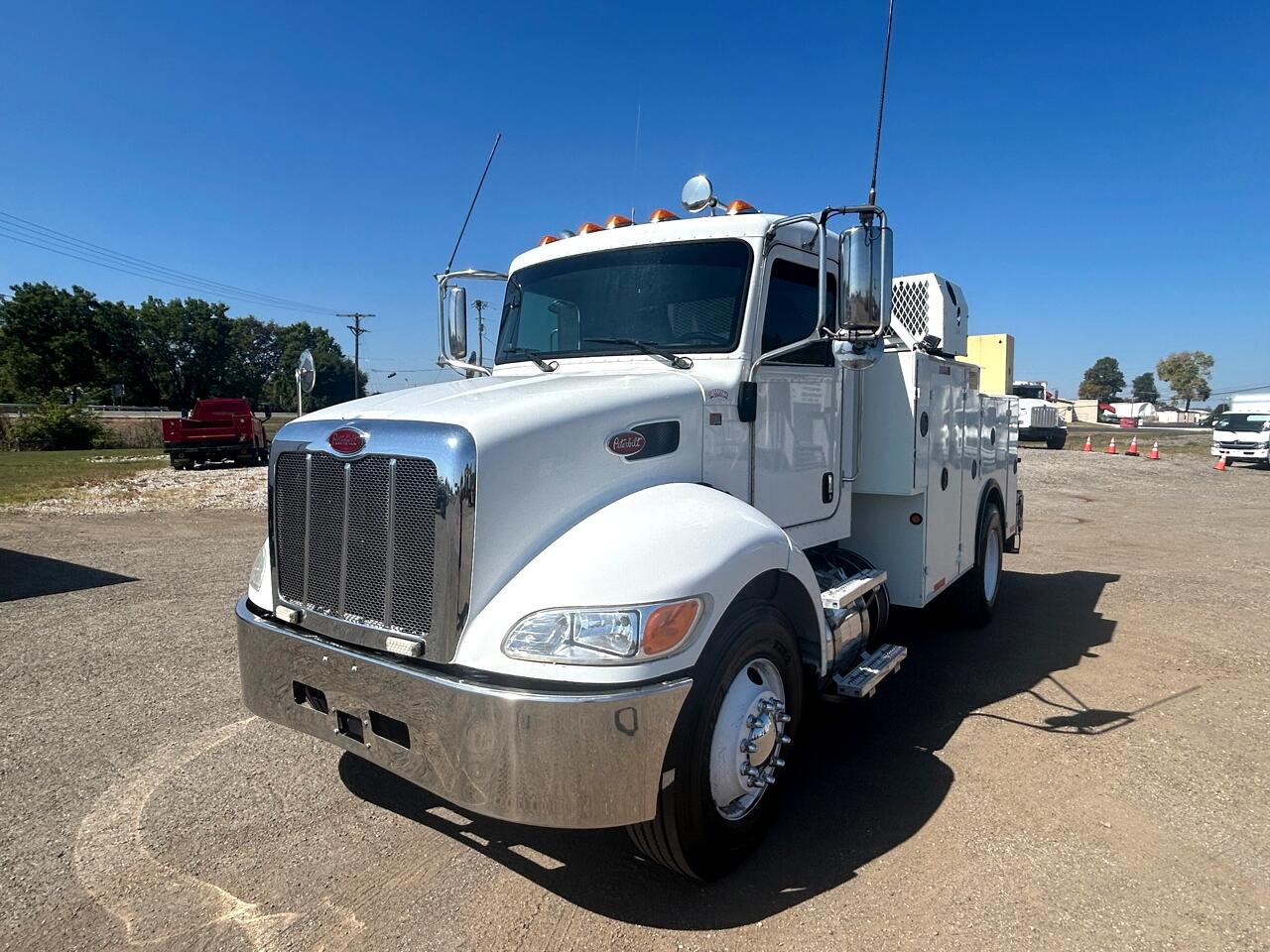 2019 Peterbilt 337 