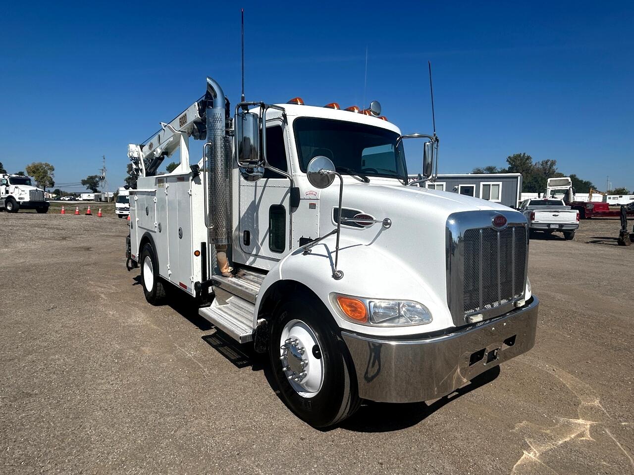 Peterbilt 337  2019