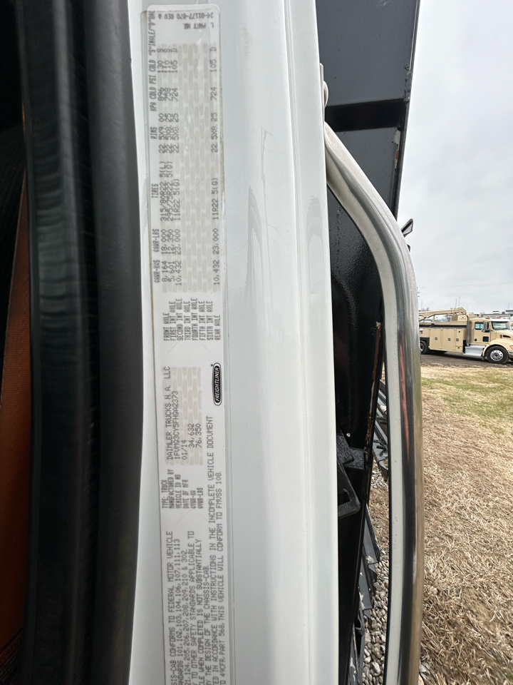 Freightliner 114SD  2015