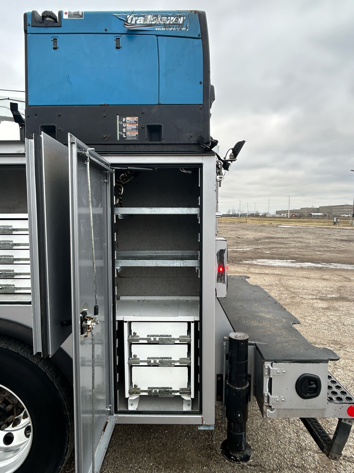 Freightliner M2 106  2017