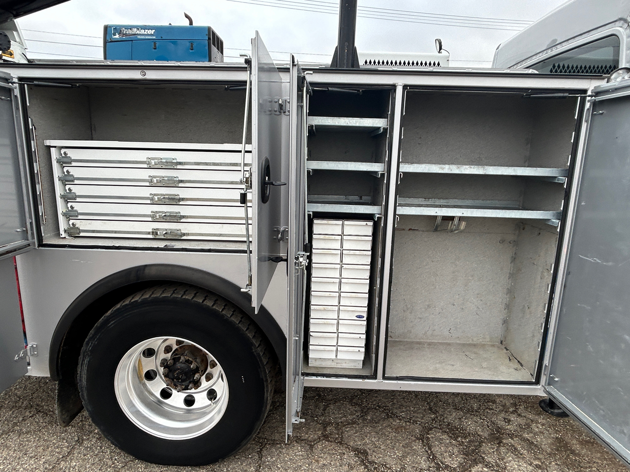 Freightliner M2 106  2017