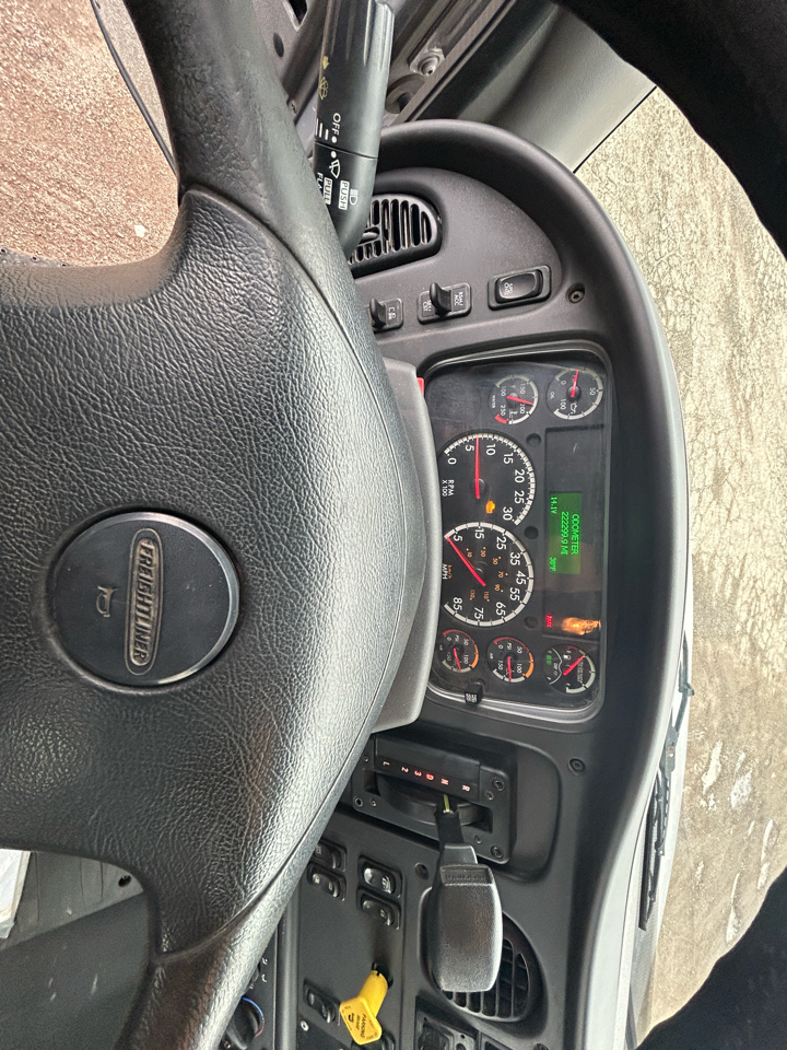 Freightliner M2 106  2017