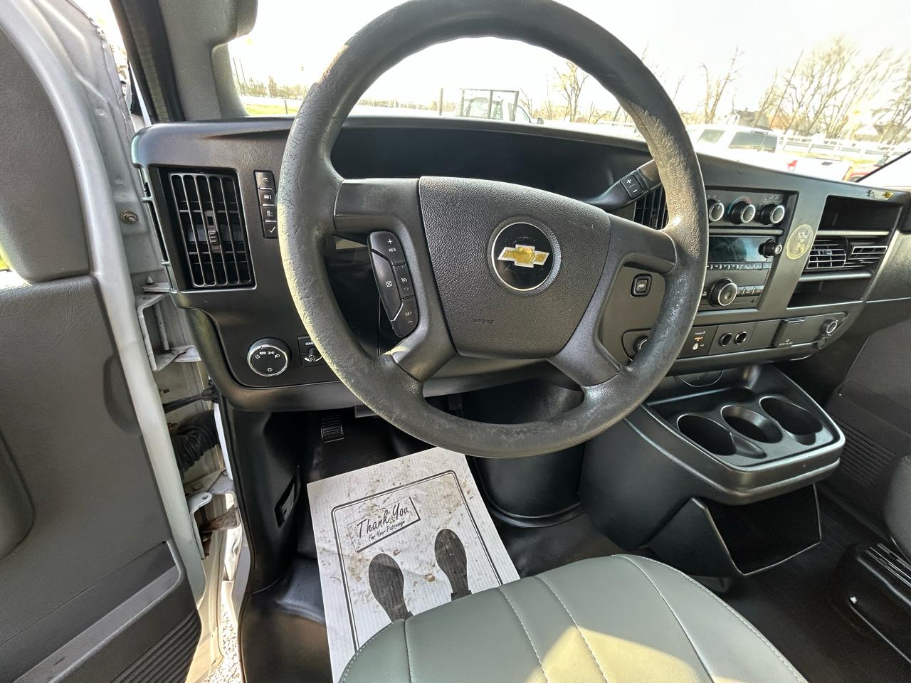 Chevrolet Express Commercial Cutaway 3500 Van 139" 2017