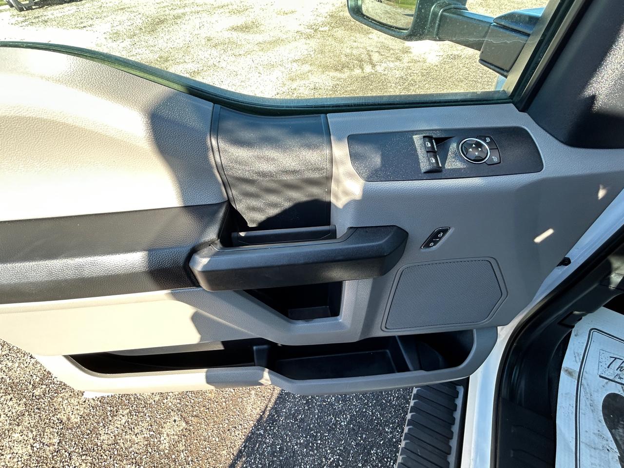 Ford Super Duty F-550 DRW XL 4WD Reg Cab 145" WB 60" CA 2021