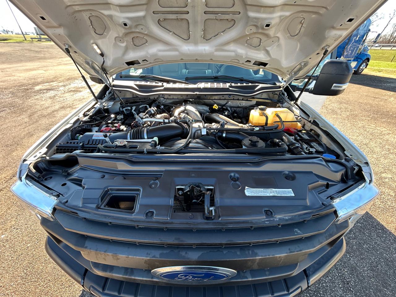 Ford Super Duty F-550 DRW XL 4WD Reg Cab 145" WB 60" CA 2021