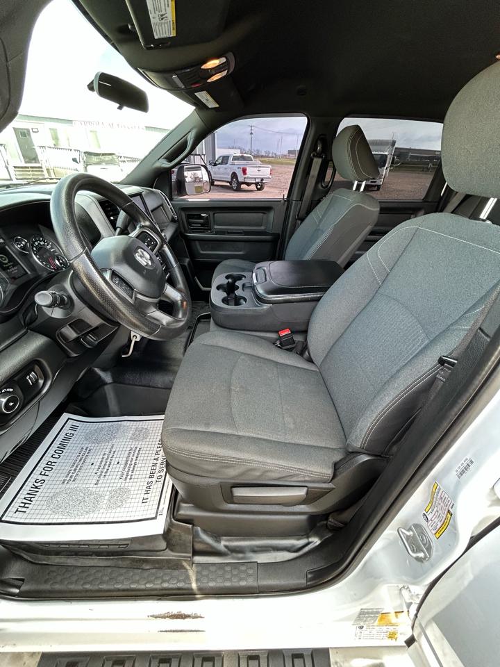 RAM 3500 Tradesman 4x4 Crew Cab 8' Box 2022