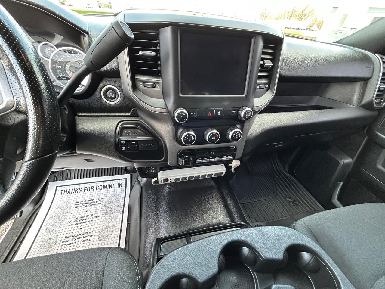 RAM 3500 Tradesman 4x4 Crew Cab 8' Box 2022