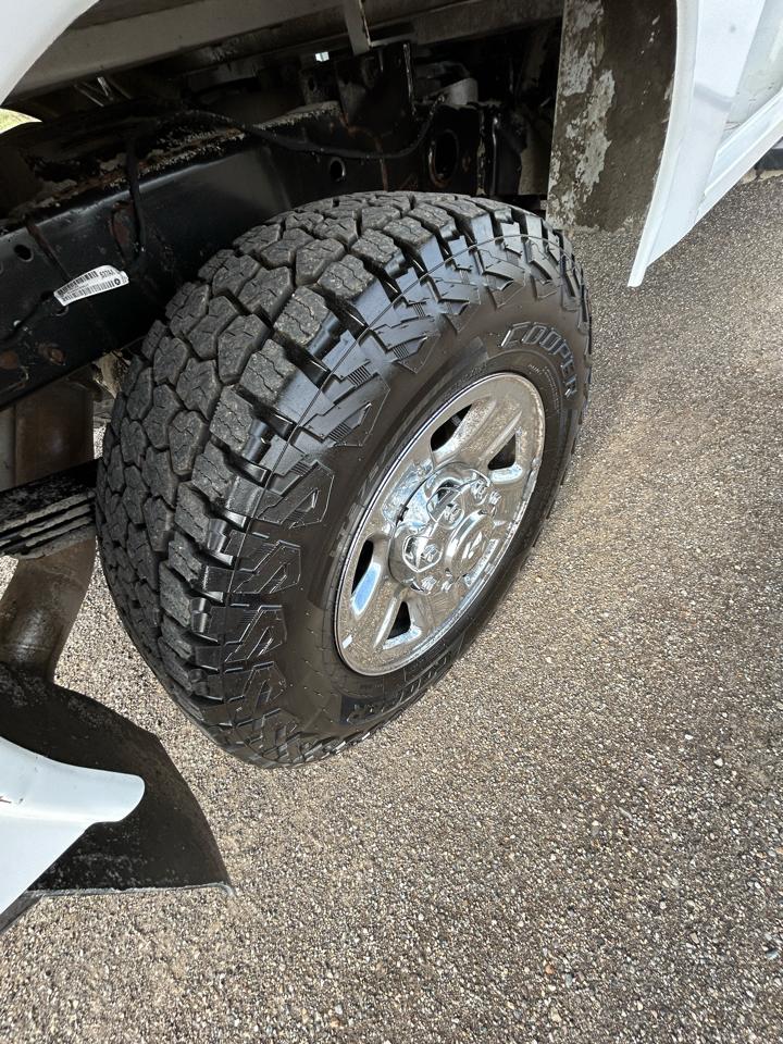 RAM 3500 Tradesman 4x4 Crew Cab 8' Box 2022