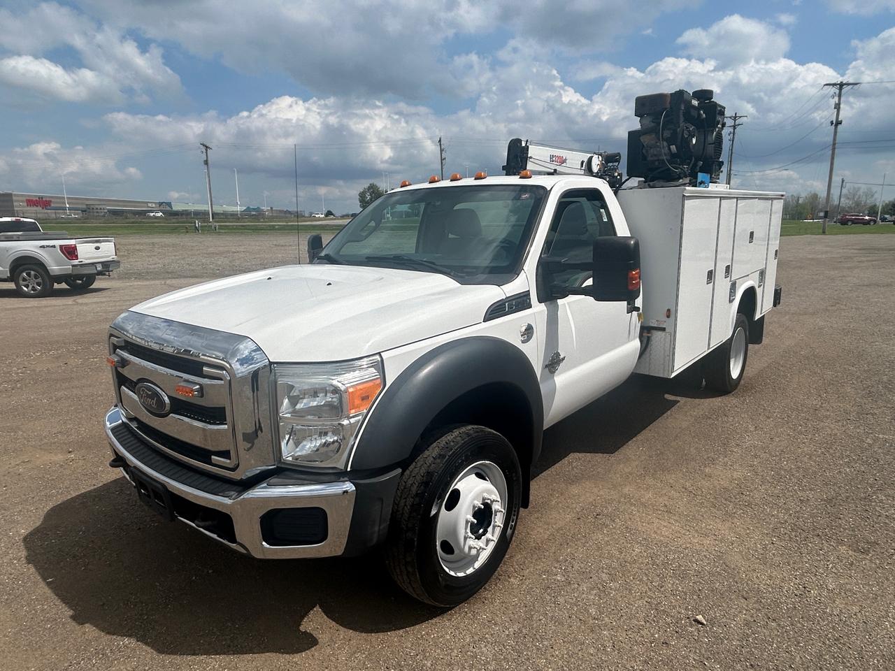 2016 Ford Super Duty F-550 DRW 4WD Reg Cab 141" WB 60" CA XL