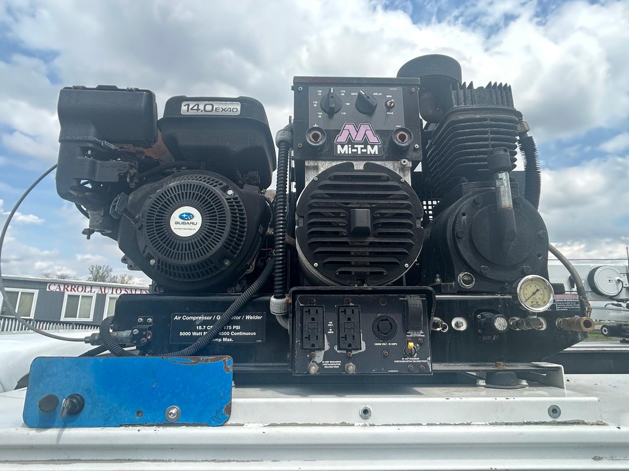 Ford Super Duty F-550 DRW 4WD Reg Cab 141" WB 60" CA XL 2016