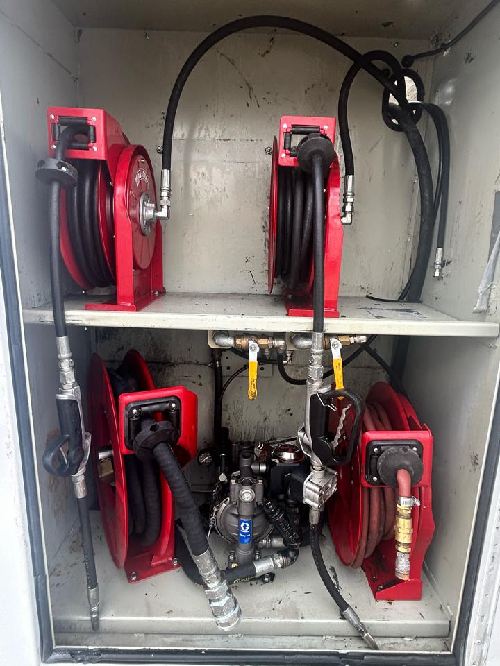 Ford Super Duty F-550 DRW 4WD Reg Cab 141" WB 60" CA XL 2016