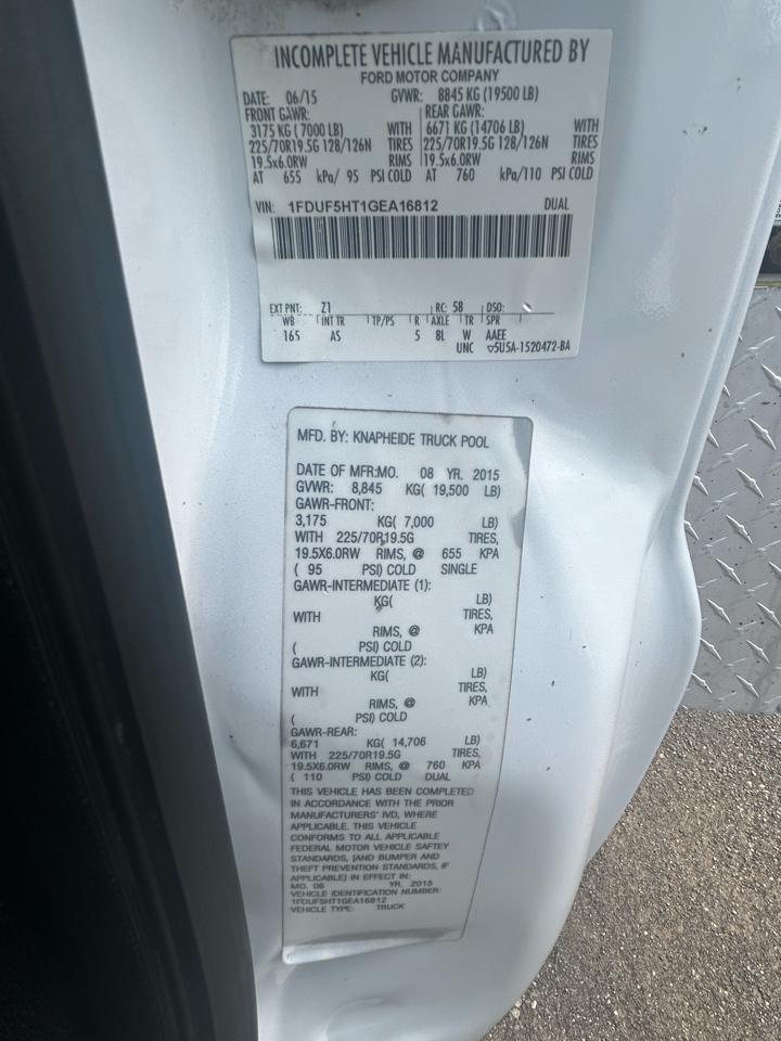 Ford Super Duty F-550 DRW 4WD Reg Cab 141" WB 60" CA XL 2016