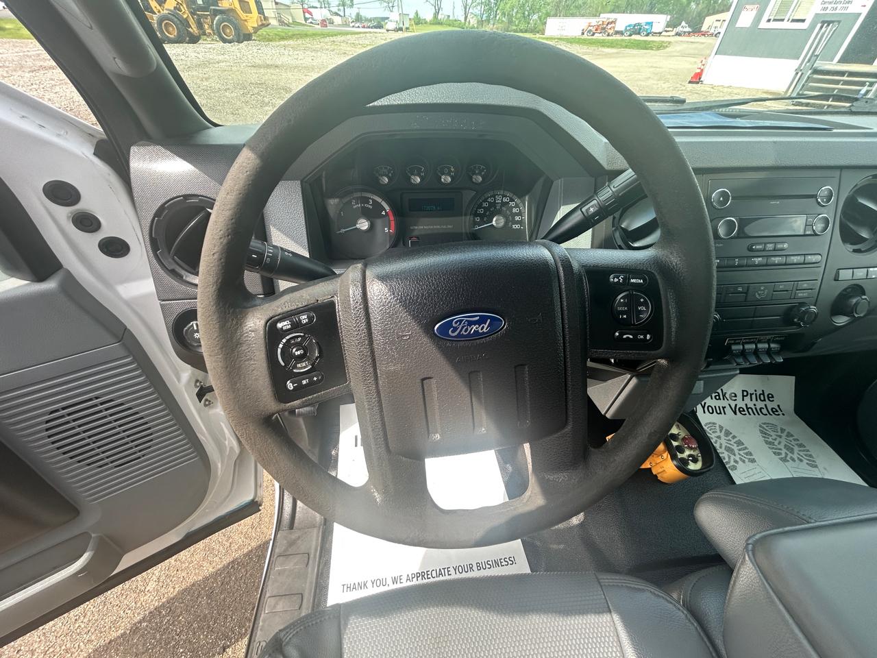 Ford Super Duty F-550 DRW 4WD Reg Cab 141" WB 60" CA XL 2016