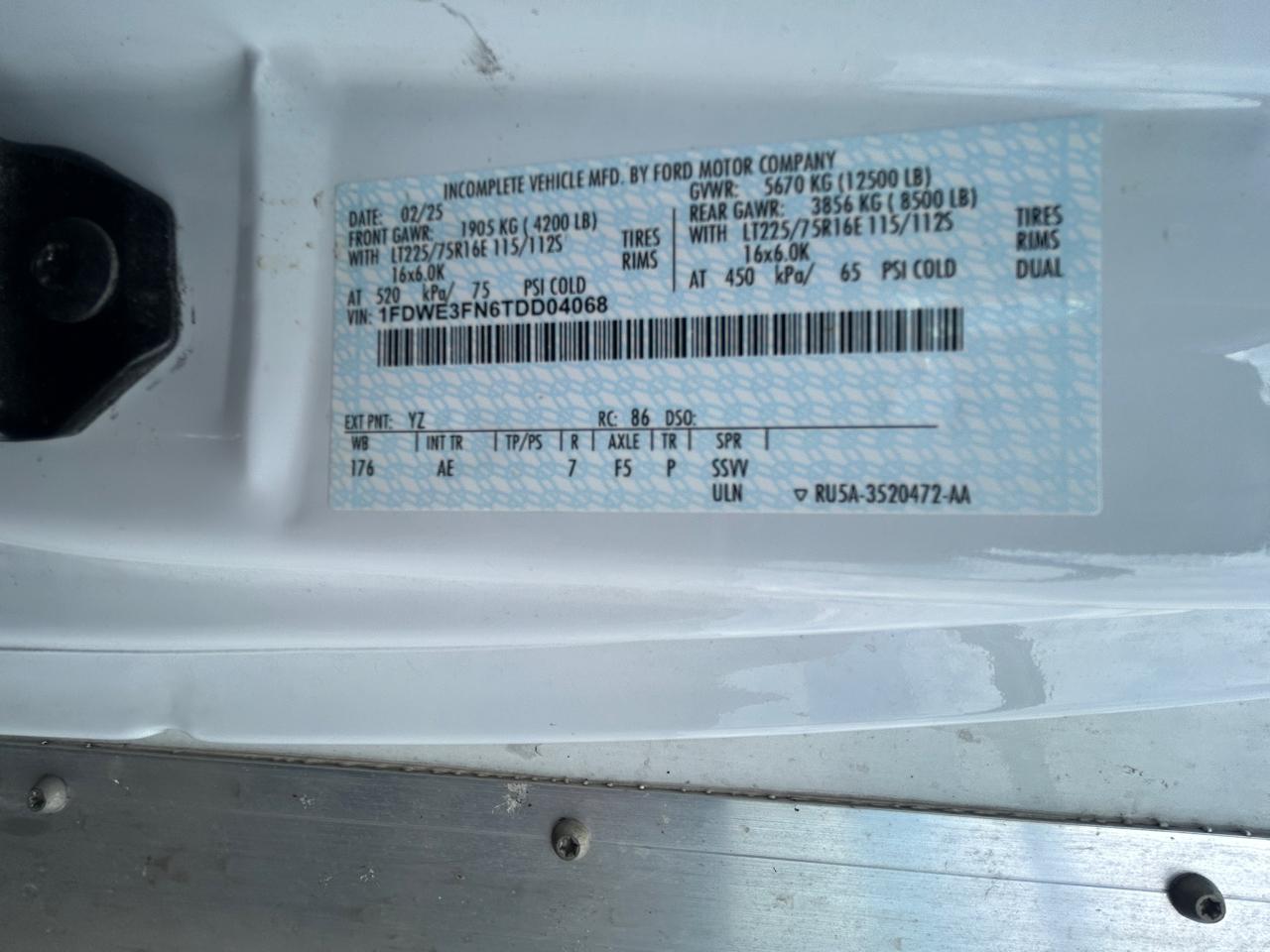 Ford E-Series Cutaway E-350 SRW 138" WB 2026