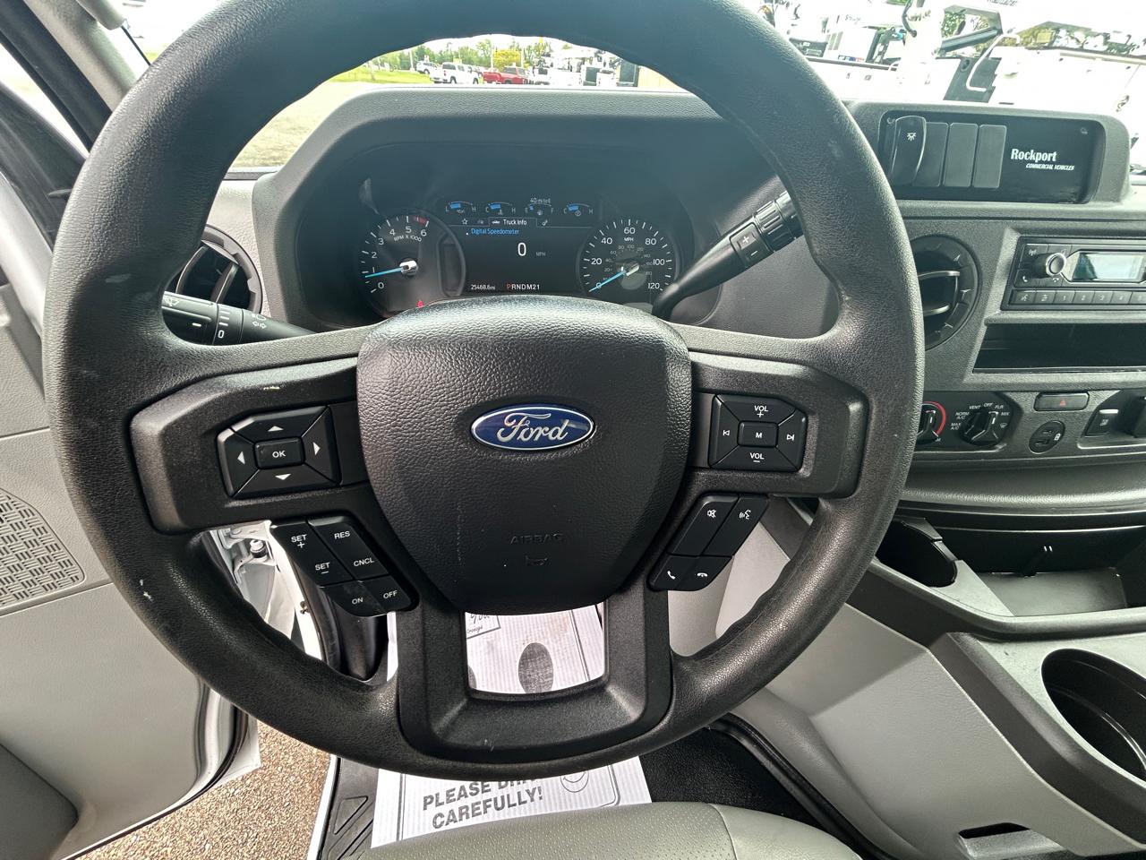 Ford E-Series Cutaway E-350 SRW 138" WB 2026