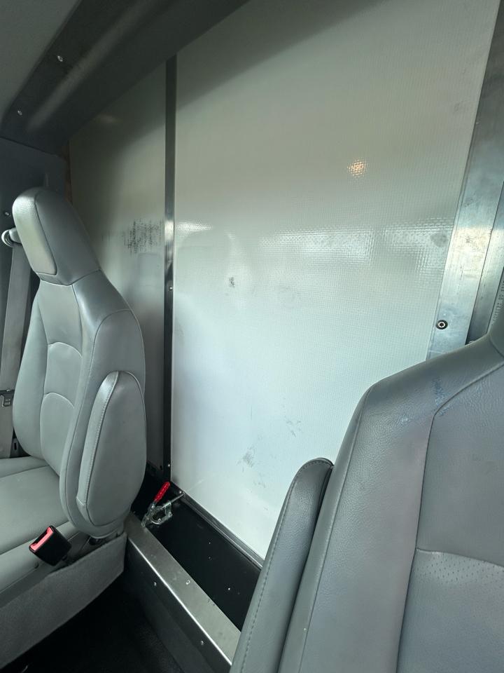 Ford E-Series Cutaway E-350 SRW 138" WB 2026