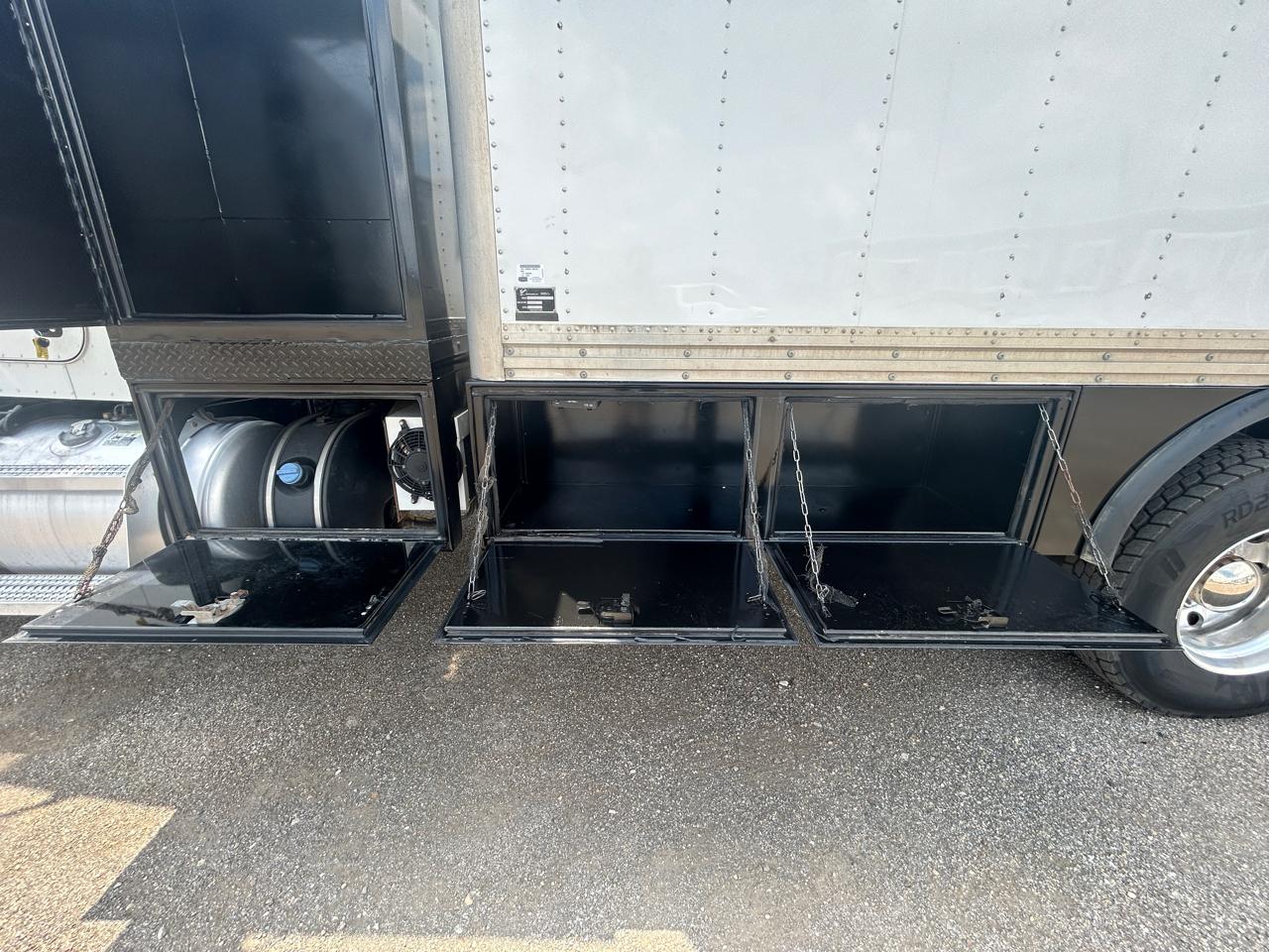 Peterbilt 337  2016