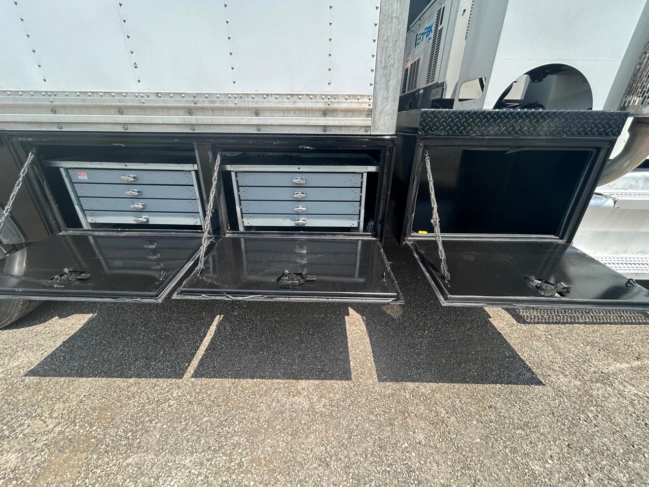 Peterbilt 337  2016
