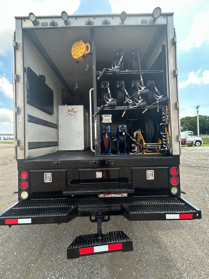 Peterbilt 337  2016
