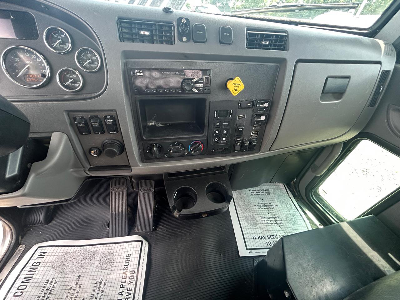 Peterbilt 337  2016