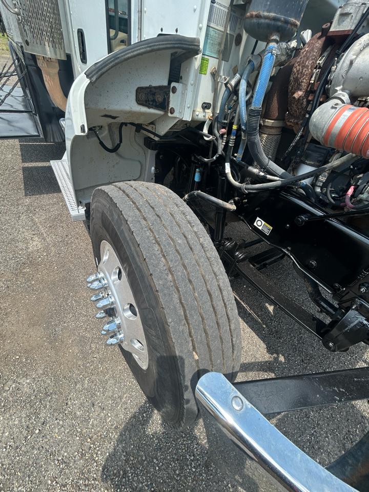 Peterbilt 337  2016
