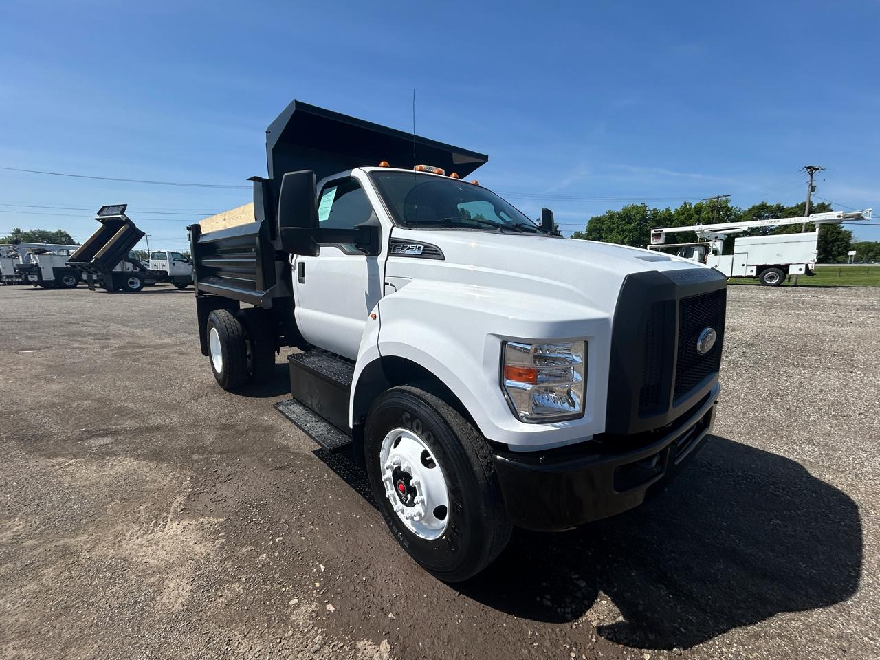 Ford Super Duty F-750 Straight Frame Gas Reg Cab 2019