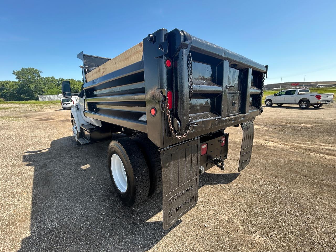 Ford Super Duty F-750 Straight Frame Gas Reg Cab 2019