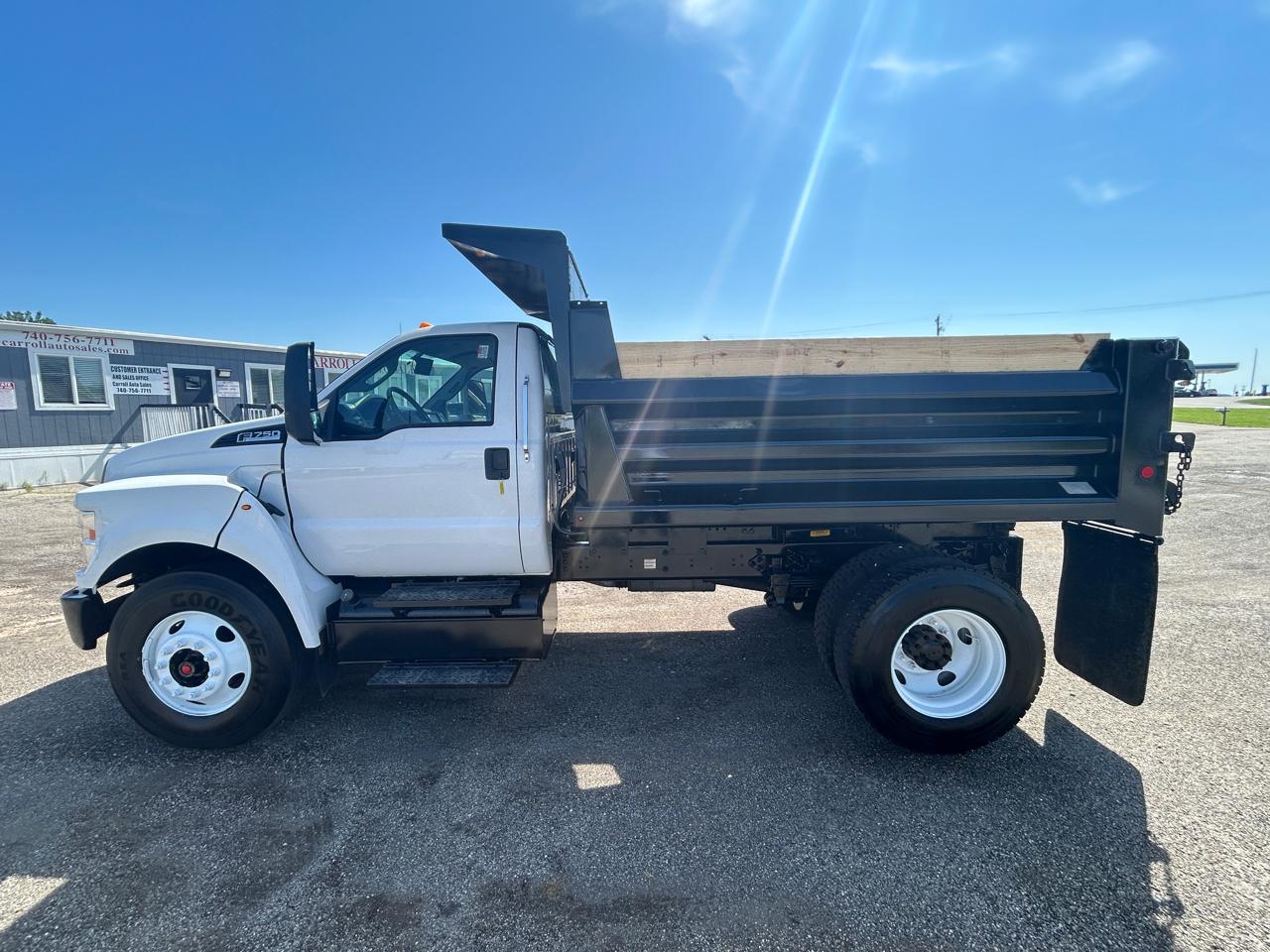 Ford Super Duty F-750 Straight Frame Gas Reg Cab 2019
