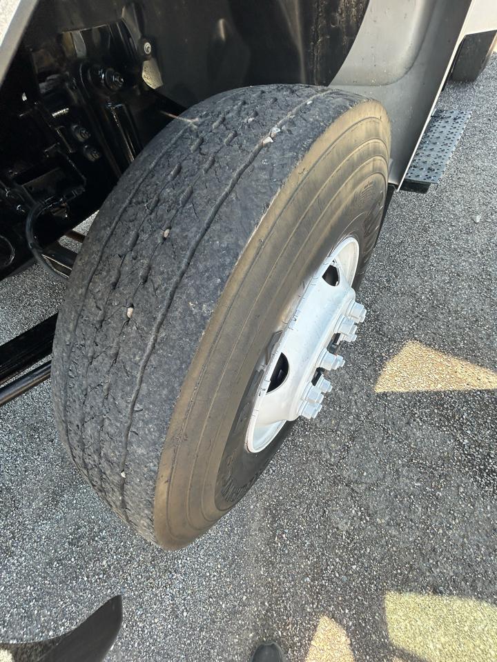 Ford Super Duty F-750 Straight Frame Gas Reg Cab 2019